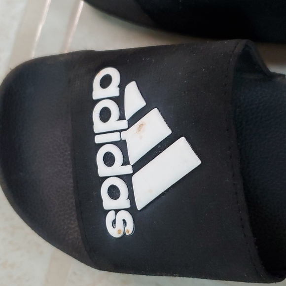 Adidas slides black white size 2 - Picture 3 of 7